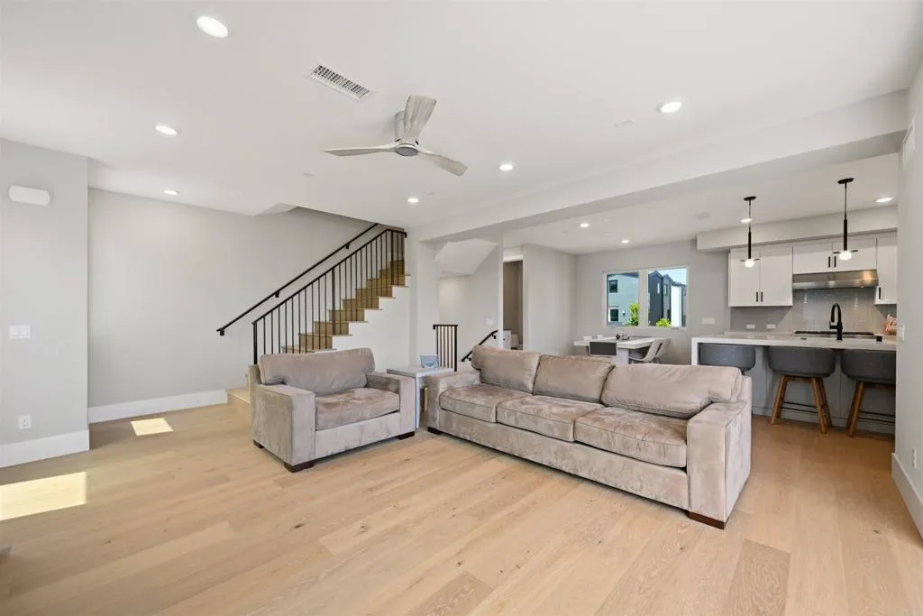 Photo #4: NDP2604021 Listing: Photo #4