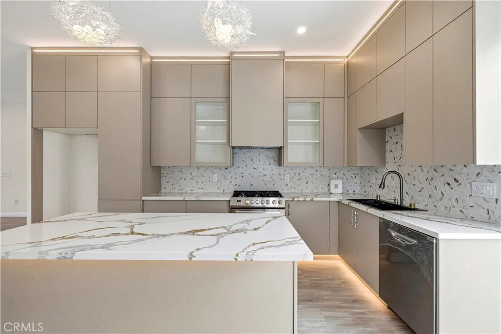 8149 Saint Clair, North Hollywood, CA, 91605