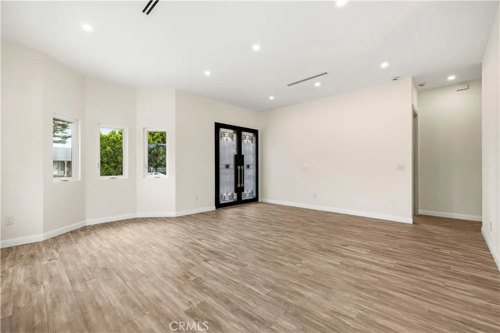 8149 Saint Clair, North Hollywood, CA, 91605