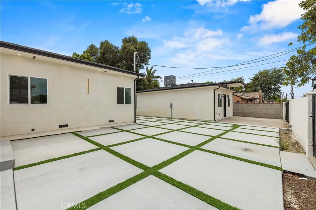 8149 Saint Clair, North Hollywood, CA, 91605