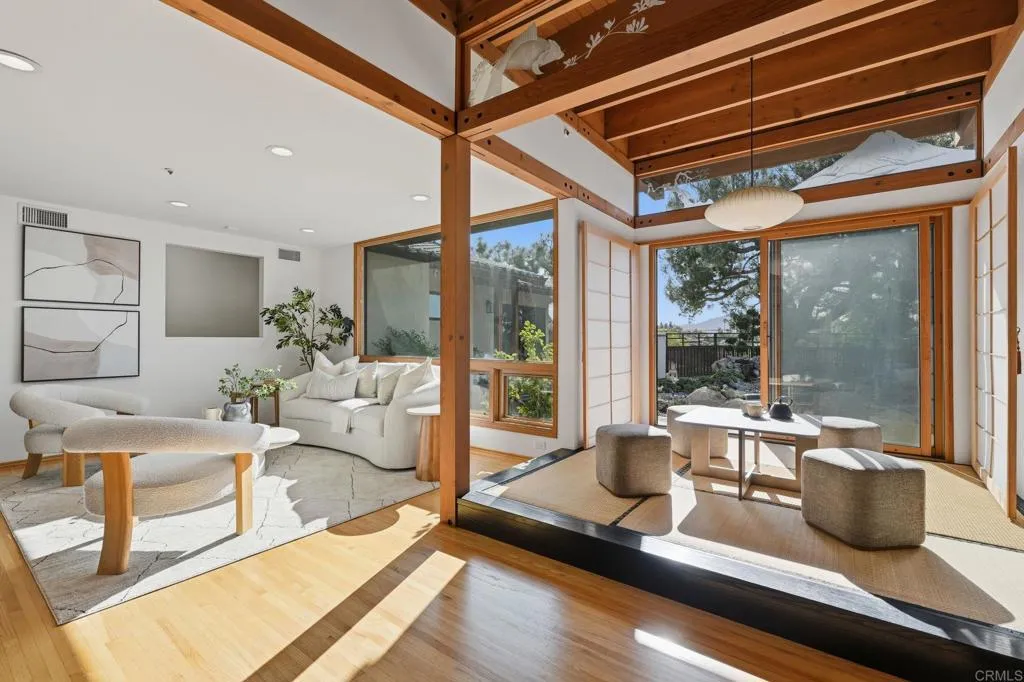 https://cdn.realtyfeed.com/cdn/127/306703708/0856ca1951bdc6cec1e7d4ab78b9701a.webp