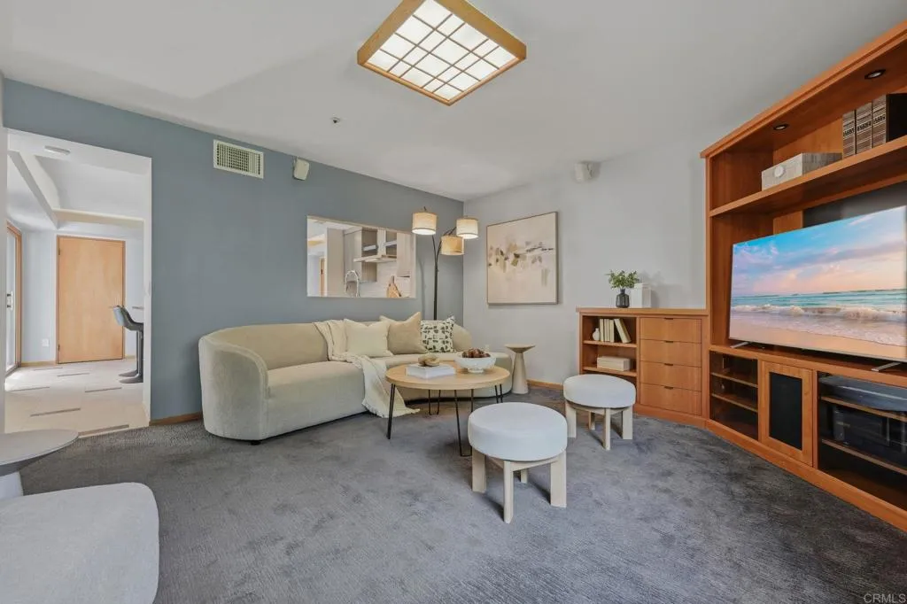 https://cdn.realtyfeed.com/cdn/127/306703708/1bd72201ba8c25b371893ae94e8a8df6.webp