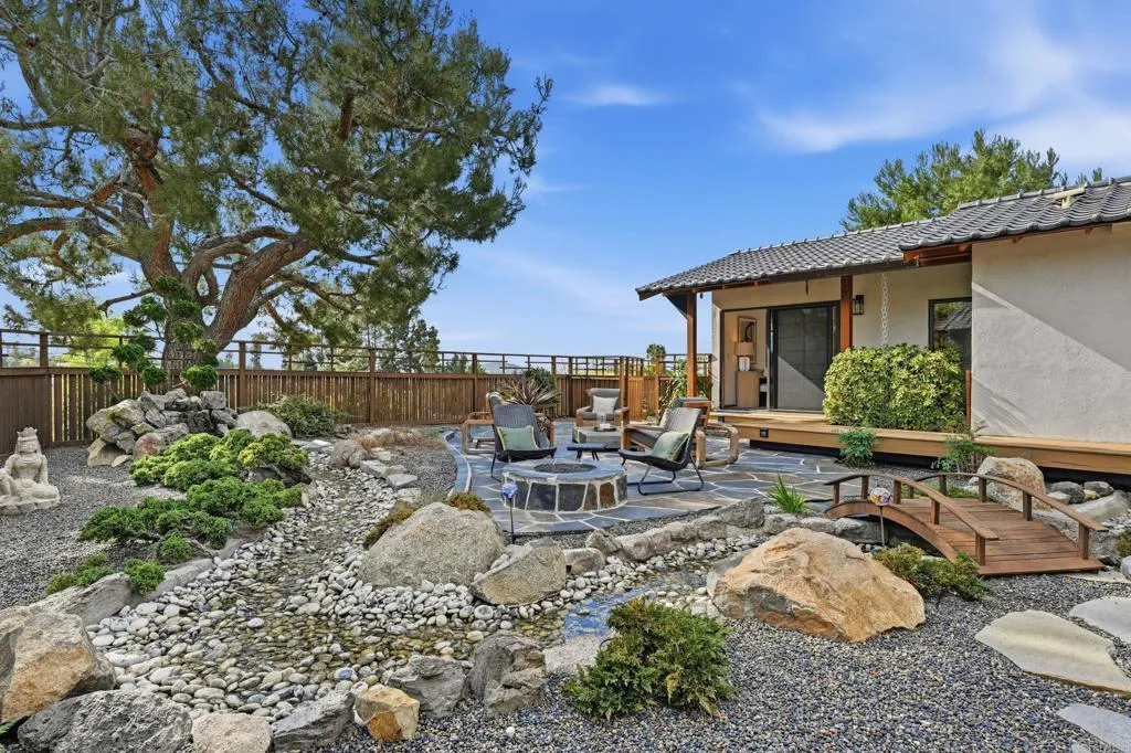 https://cdn.realtyfeed.com/cdn/127/306703708/48aa3fe5c7ccc2ff15ec8f2c97830fc3.webp