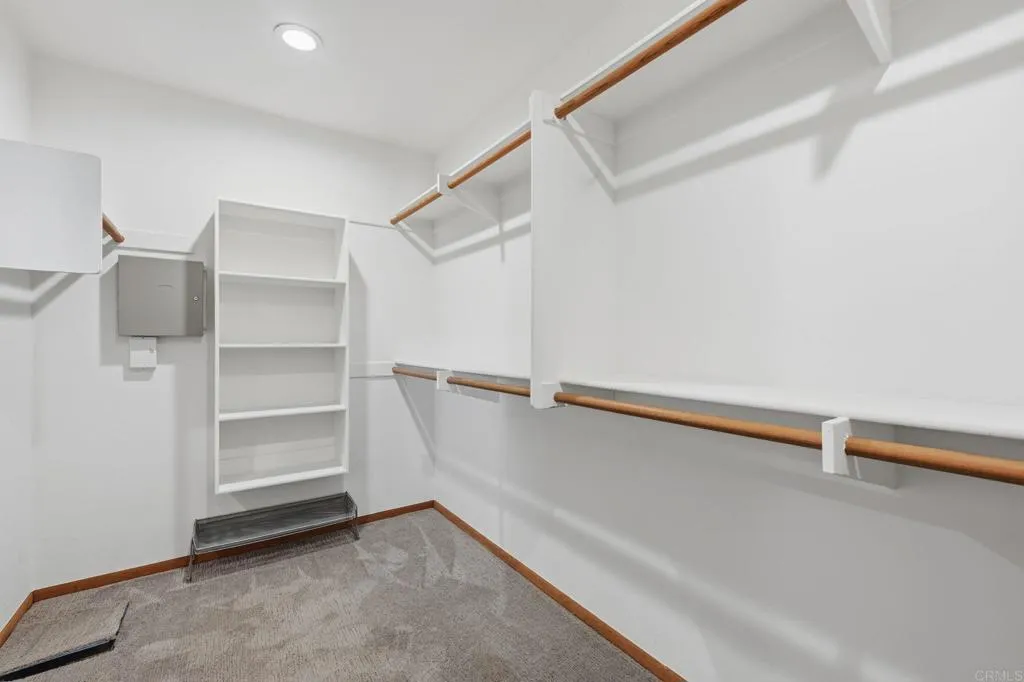 https://cdn.realtyfeed.com/cdn/127/306703708/8a3422947f07ff381517dc41003b63ce.webp
