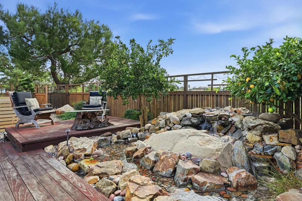 https://cdn.realtyfeed.com/cdn/127/306703708/8cc6d9f31d8c385ab5a99ab3f08dff43.webp