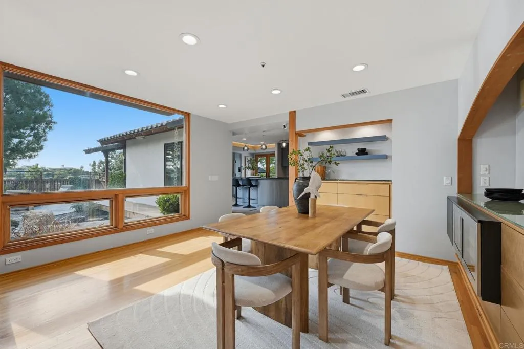 https://cdn.realtyfeed.com/cdn/127/306703708/96b76df19fc725b1af3ec9b03b536102.webp