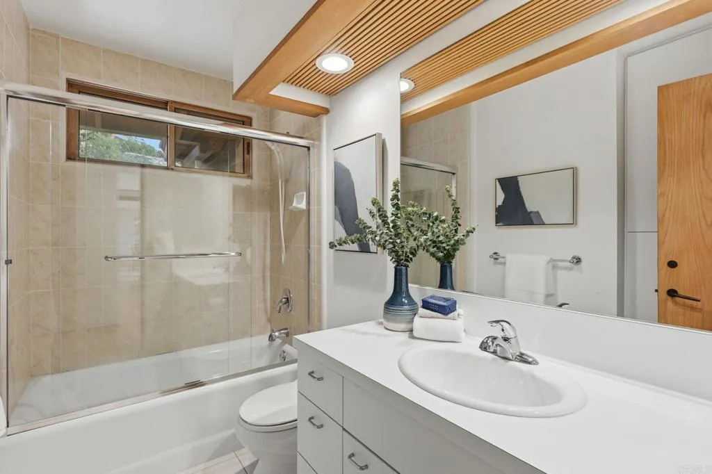 https://cdn.realtyfeed.com/cdn/127/306703708/a007deb54ba40935891c6240de1c092b.webp