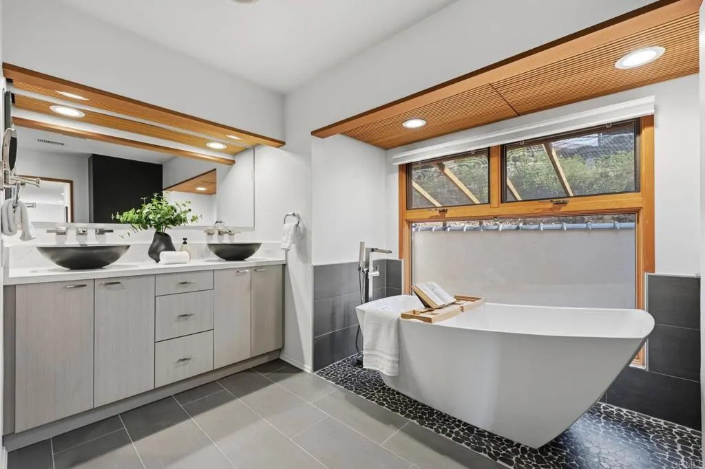 https://cdn.realtyfeed.com/cdn/127/306703708/b22b5c96cb078594ba38087539c61a78.webp