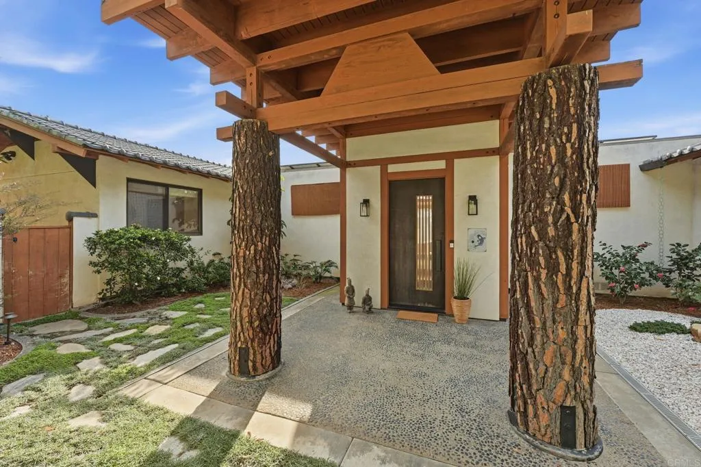 https://cdn.realtyfeed.com/cdn/127/306703708/db82bd260c8130a83bc2c656505188b3.webp