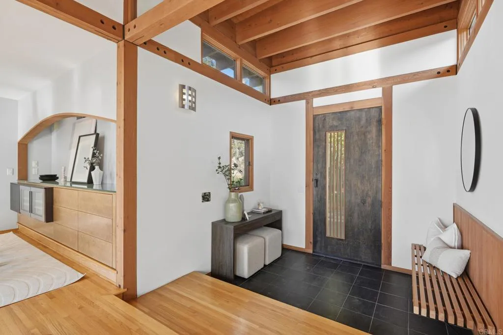 https://cdn.realtyfeed.com/cdn/127/306703708/f9de55f73c1f2a461cc5a351ac20ee37.webp