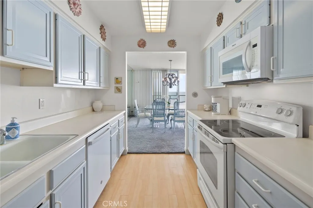 https://cdn.realtyfeed.com/cdn/127/306703709/2eb4d765457dfa4506e2a123d14b3ec8.webp