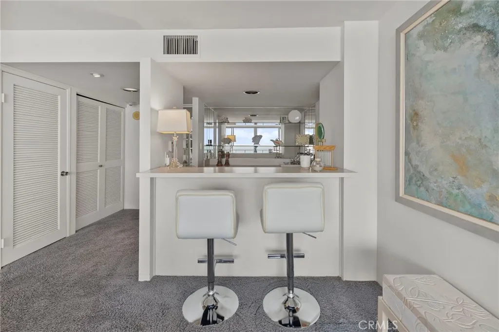 https://cdn.realtyfeed.com/cdn/127/306703709/69bee5df5e28a0284cac1b5d912714c1.webp