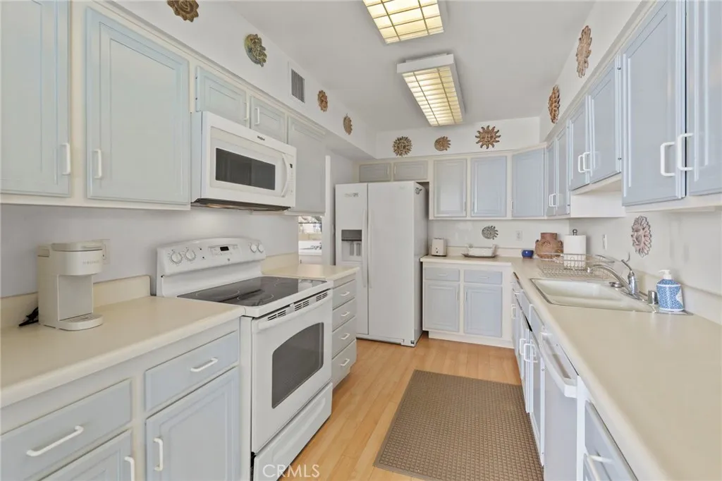 https://cdn.realtyfeed.com/cdn/127/306703709/bfcea2be57e3a7dbaf059de92d992b41.webp
