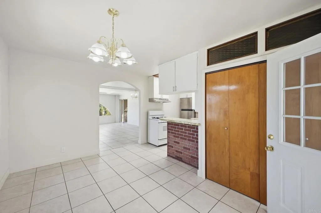 https://cdn.realtyfeed.com/cdn/127/306703713/48c40f8079c7d1378355cc3cf1fb6e85.webp
