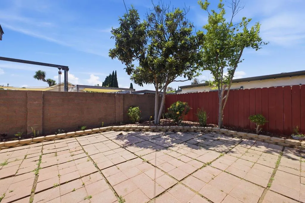 https://cdn.realtyfeed.com/cdn/127/306703713/52bcd25b11cb92f074e87973e82c5c65.webp