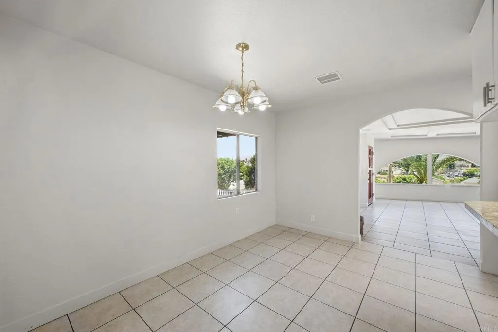 https://cdn.realtyfeed.com/cdn/127/306703713/6e0a0bb0434013e5738066581b3cc254.webp