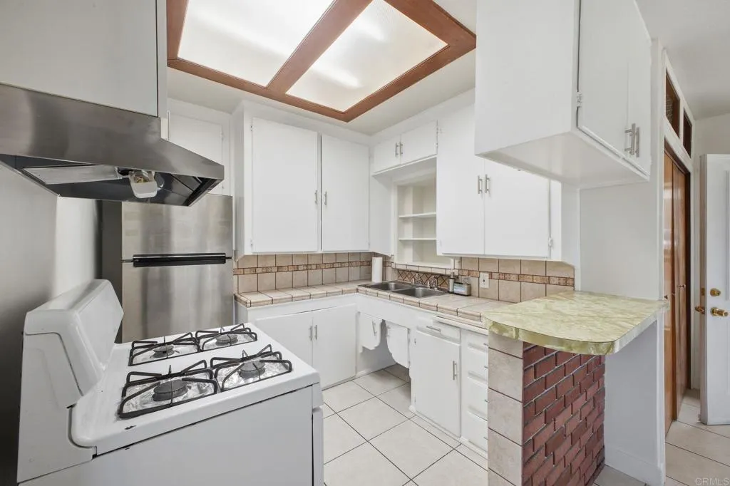 https://cdn.realtyfeed.com/cdn/127/306703713/8fce58807e18d29517c50d9f339210b6.webp