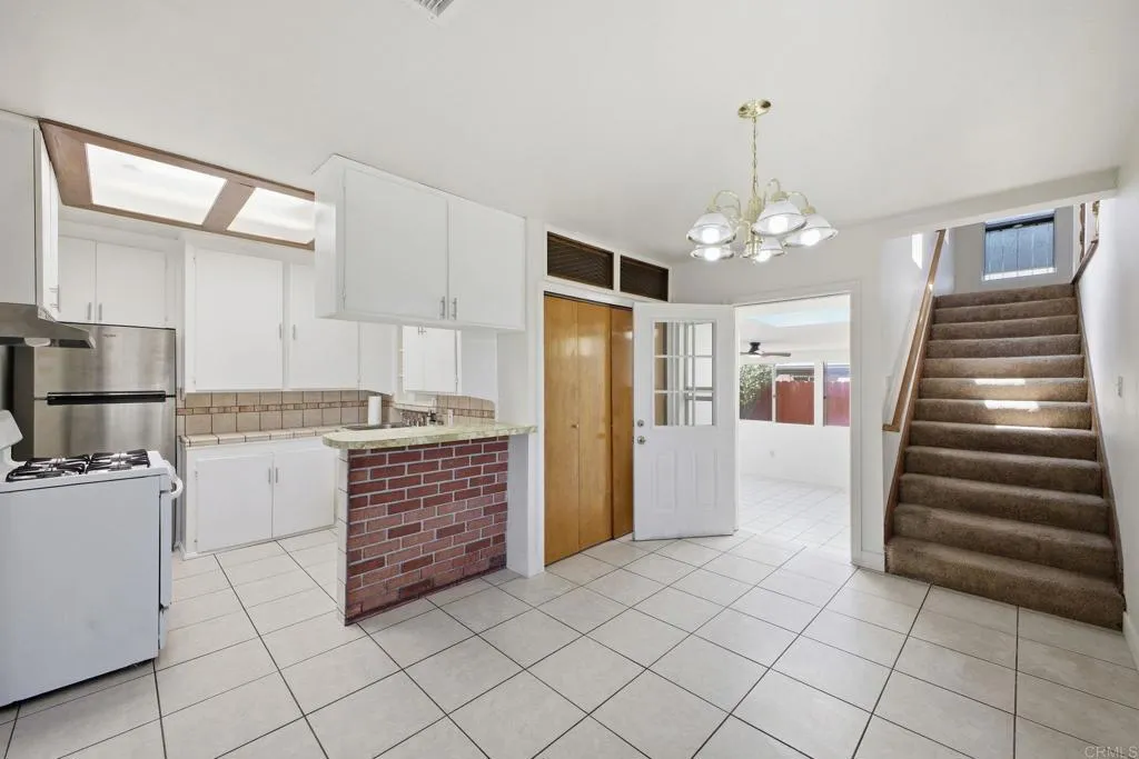https://cdn.realtyfeed.com/cdn/127/306703713/e72a71558f363d7bcfee1b4222930eae.webp