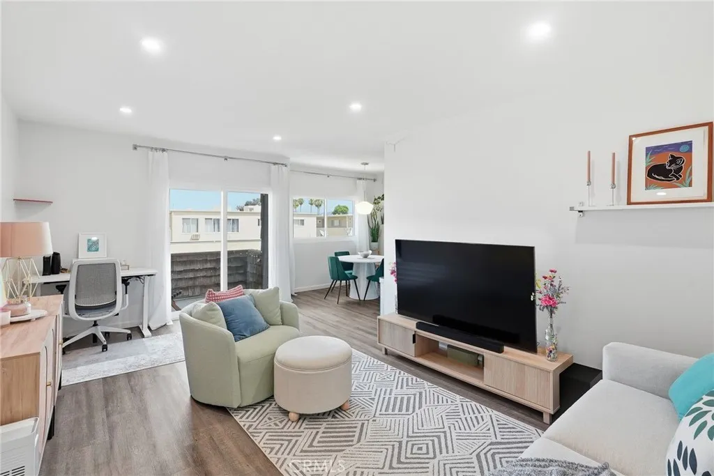 Encino, CA 91316