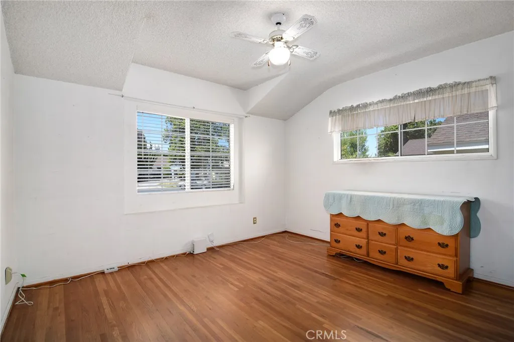 5300 Garden Grove Avenue, Tarzana, CA, 91356