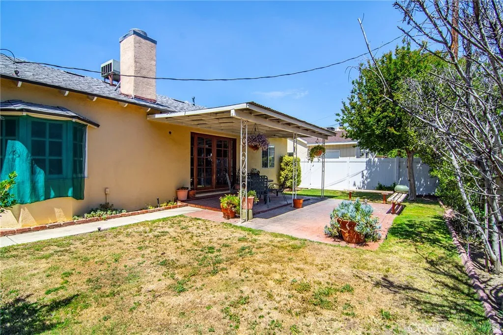 5300 Garden Grove Avenue, Tarzana, CA, 91356