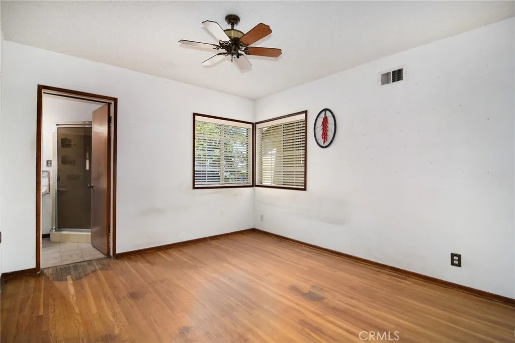 5300 Garden Grove Avenue, Tarzana, CA, 91356