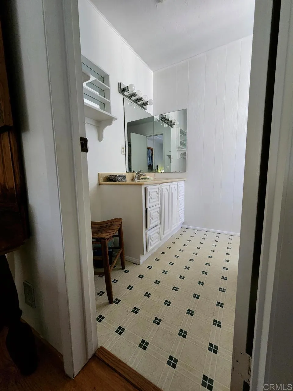 https://cdn.realtyfeed.com/cdn/127/306703790/862eed1c6bf8dcd5b3d97f001682648e.webp