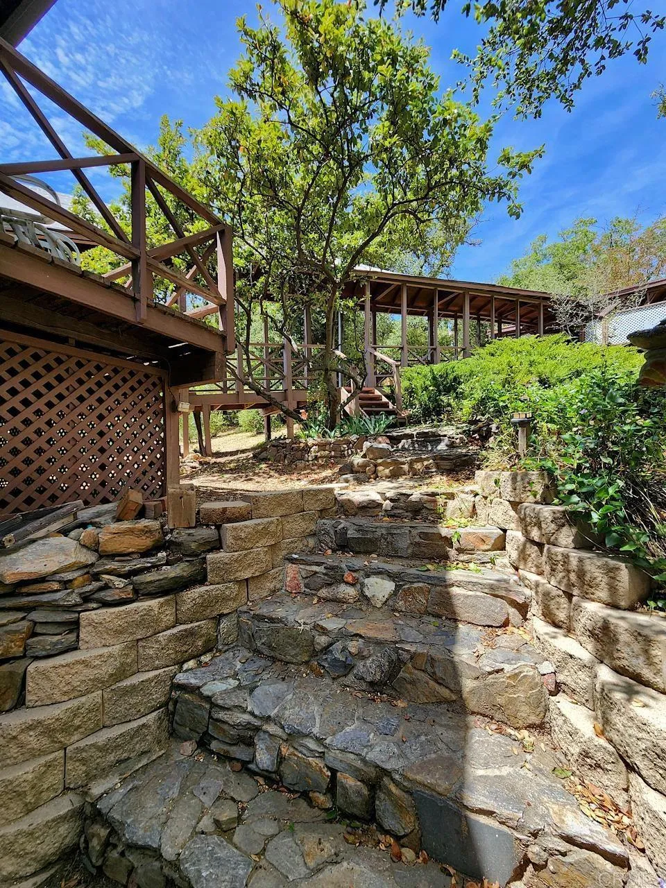https://cdn.realtyfeed.com/cdn/127/306703790/b70777ee4b922ba71514905ef57ad7d8.webp