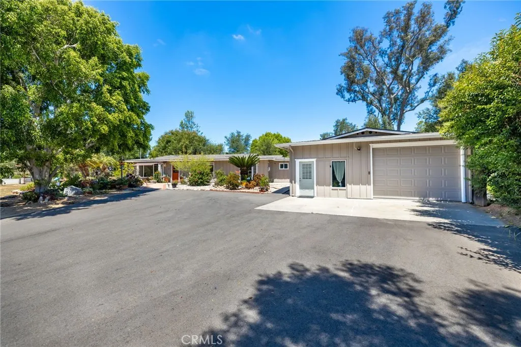 https://cdn.realtyfeed.com/cdn/127/306703792/8aa2df25b6f5b1b2853845a35cf075b9.webp