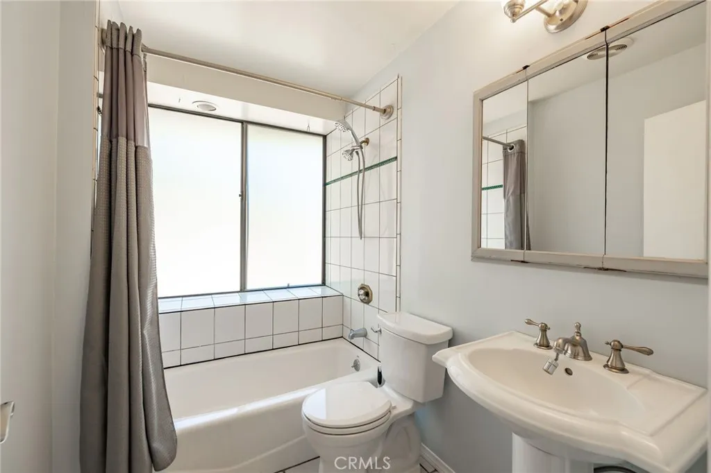 https://cdn.realtyfeed.com/cdn/127/306703792/8cd6a7f37d3b257750185d3f473d1e31.webp