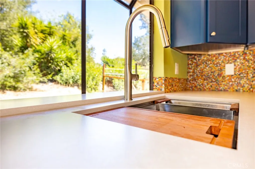 https://cdn.realtyfeed.com/cdn/127/306703792/9e8bab3f6bd428b4fd137f618ee4b3c9.webp