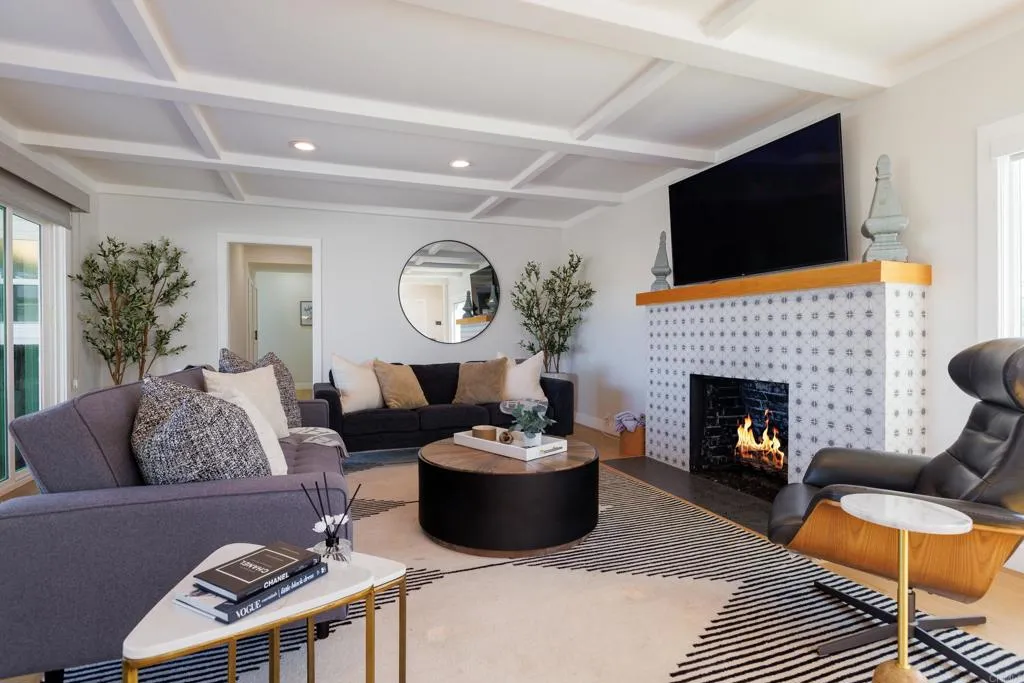 https://cdn.realtyfeed.com/cdn/127/306703840/ba8151861b6f40d359712993ef1f8f81.webp