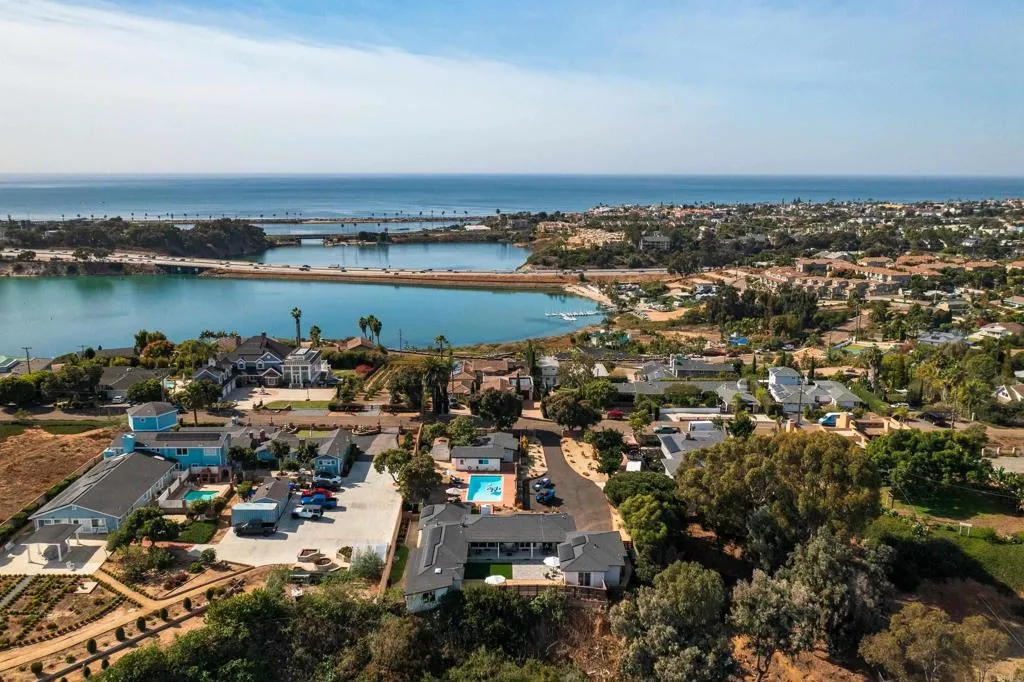 https://cdn.realtyfeed.com/cdn/127/306703840/f26881e978add0771140dfcf3f5f0e69.webp