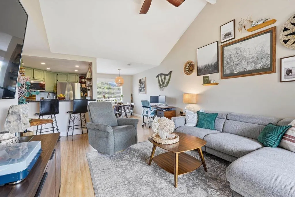 https://cdn.realtyfeed.com/cdn/127/306703855/056cb2cc6775d2f599c5b33af910eeec.webp