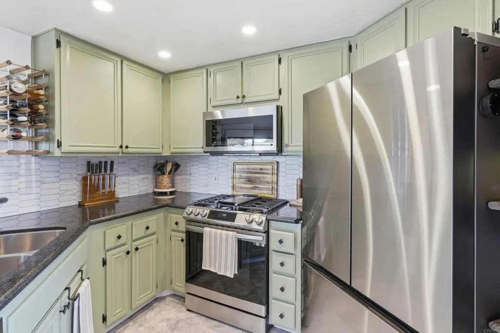 https://cdn.realtyfeed.com/cdn/127/306703855/263586cc15b49eea3b94e717a5bded90.webp