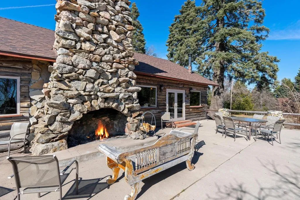 https://cdn.realtyfeed.com/cdn/127/306703857/1a886270972eeadc9436b569b96f08e1.webp