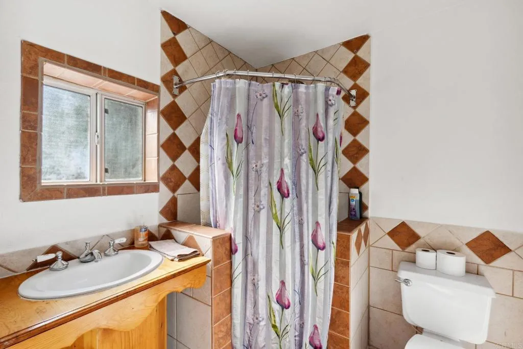 https://cdn.realtyfeed.com/cdn/127/306703857/2348f68c81c984b9c8d347c9dada43a6.webp