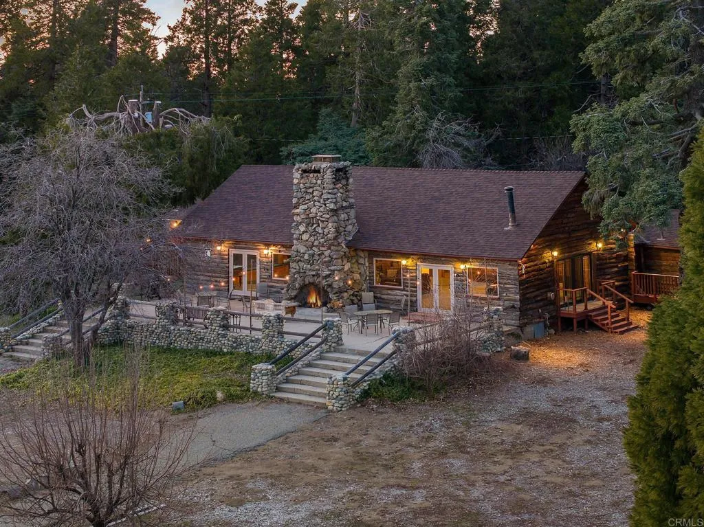 https://cdn.realtyfeed.com/cdn/127/306703857/4214941e739c0d37e1d903826890dc2d.webp