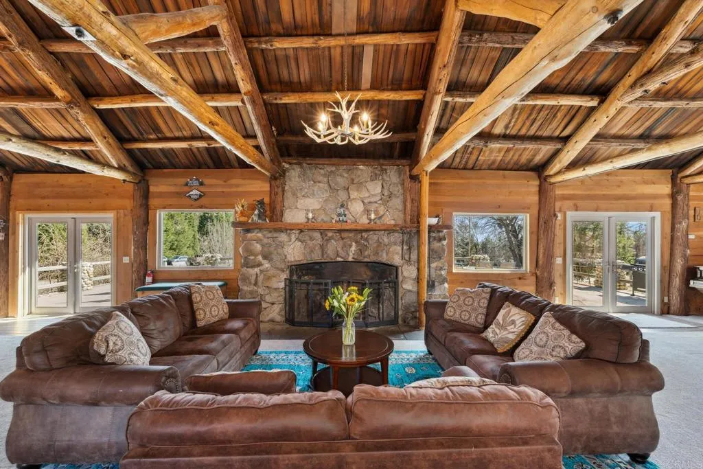 https://cdn.realtyfeed.com/cdn/127/306703857/63cdbcf08e87f5b0bd56a1f3d9f4ba4d.webp