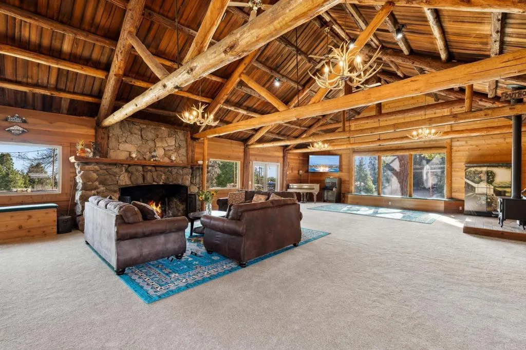 https://cdn.realtyfeed.com/cdn/127/306703857/674ea9165f1f1910964f5707f11e2552.webp