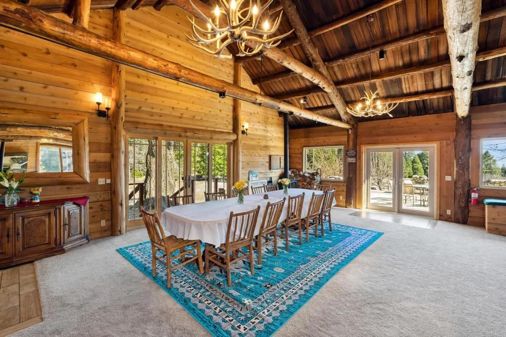 https://cdn.realtyfeed.com/cdn/127/306703857/7622c8bc3f75fde556fa1bde8fd1a839.webp