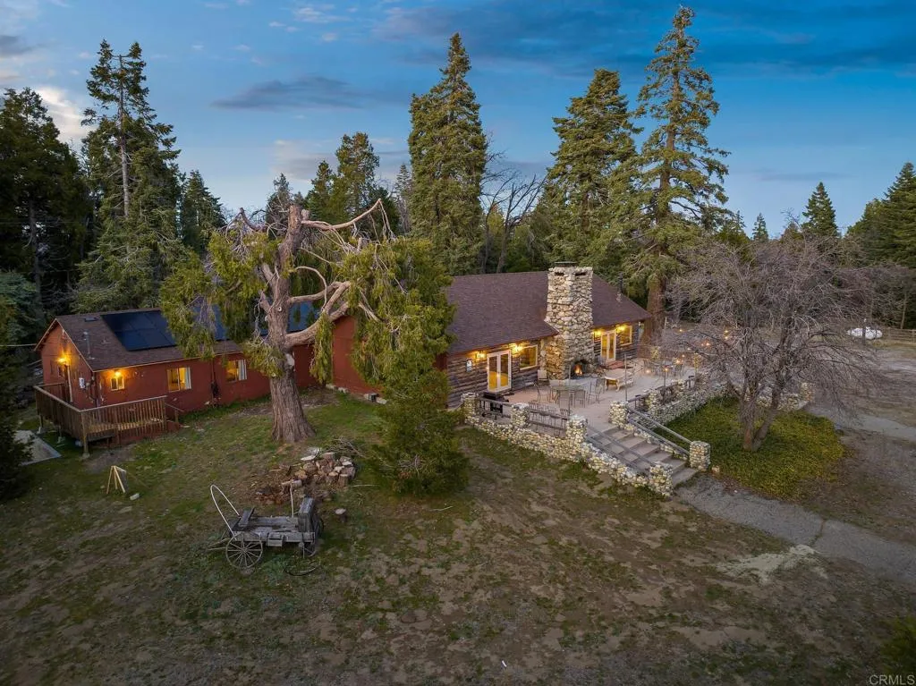 https://cdn.realtyfeed.com/cdn/127/306703857/9272454ad09d0c86d9453809cdc95c8f.webp