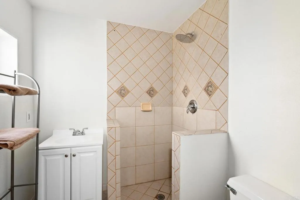 https://cdn.realtyfeed.com/cdn/127/306703857/abf1b6cf18ab8d3a836b1444ddfdc203.webp