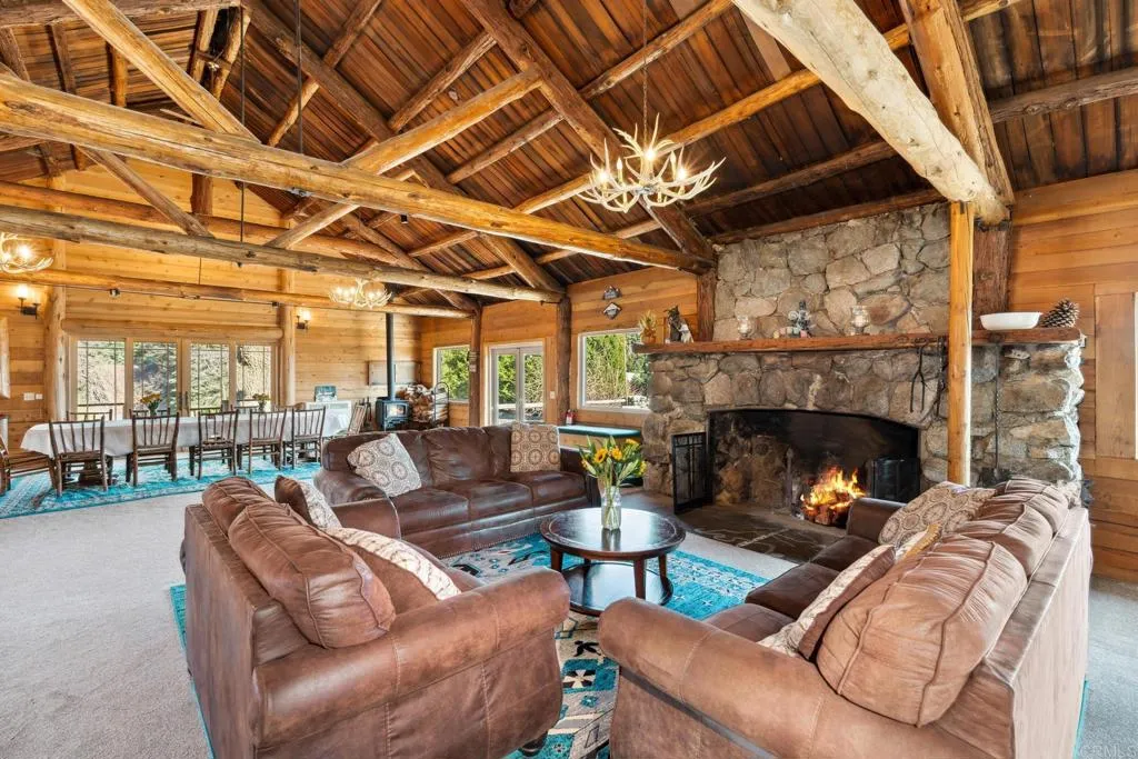 https://cdn.realtyfeed.com/cdn/127/306703857/cdf24c7f36507c52062266bad2e4fc48.webp