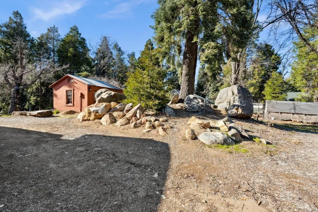 https://cdn.realtyfeed.com/cdn/127/306703857/dbd0cd37f17ecd67f7e28eb0a0da185a.webp