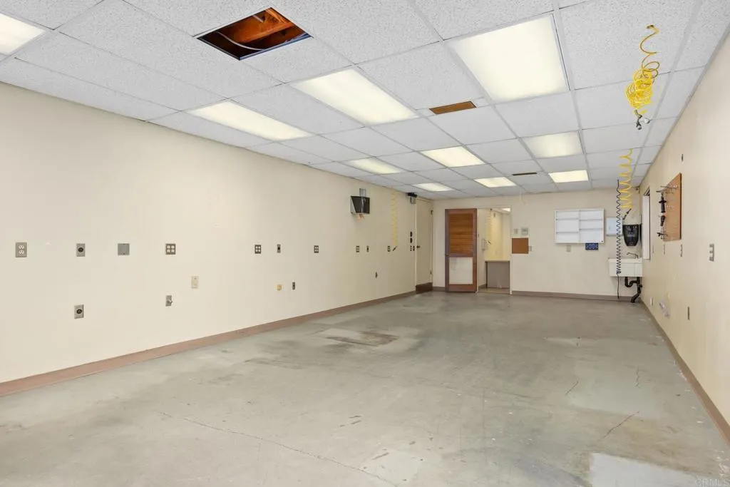 https://cdn.realtyfeed.com/cdn/127/306703873/123fe74e1d6348aeaee81993fae4381d.webp