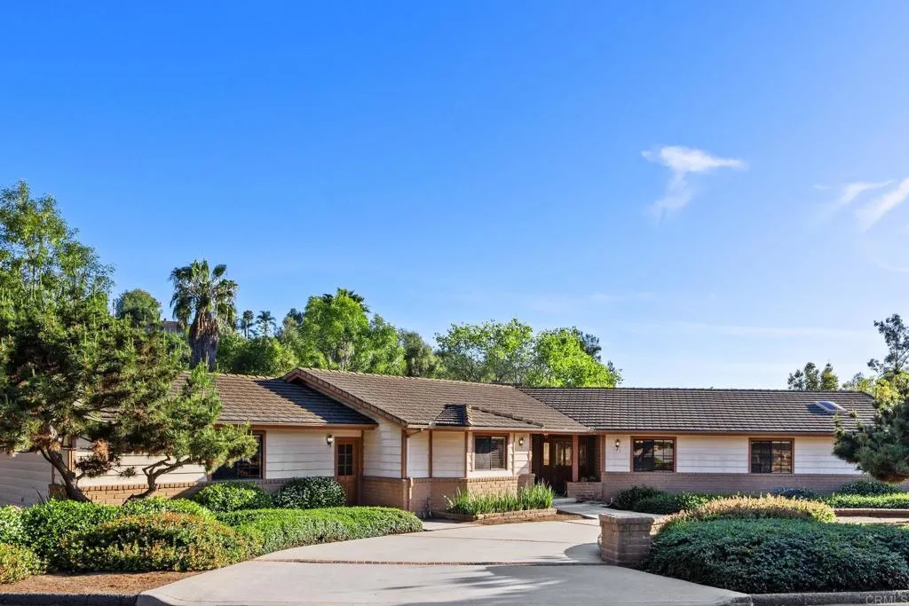 https://cdn.realtyfeed.com/cdn/127/306703873/2bd7be154640d78429e232592edd5f6a.webp