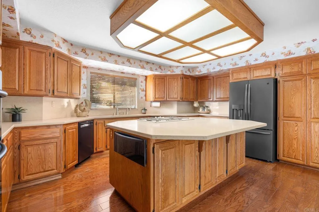 https://cdn.realtyfeed.com/cdn/127/306703873/89821db596631f35095aa4fe8c551a08.webp