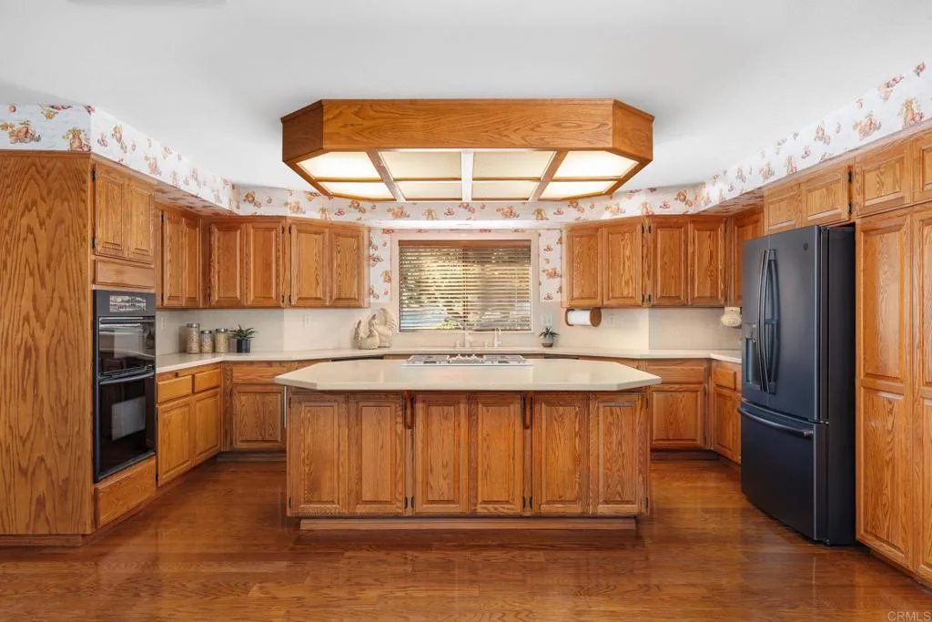 https://cdn.realtyfeed.com/cdn/127/306703873/a9d9018b8ed34c8fe8cb7d15a8417d85.webp