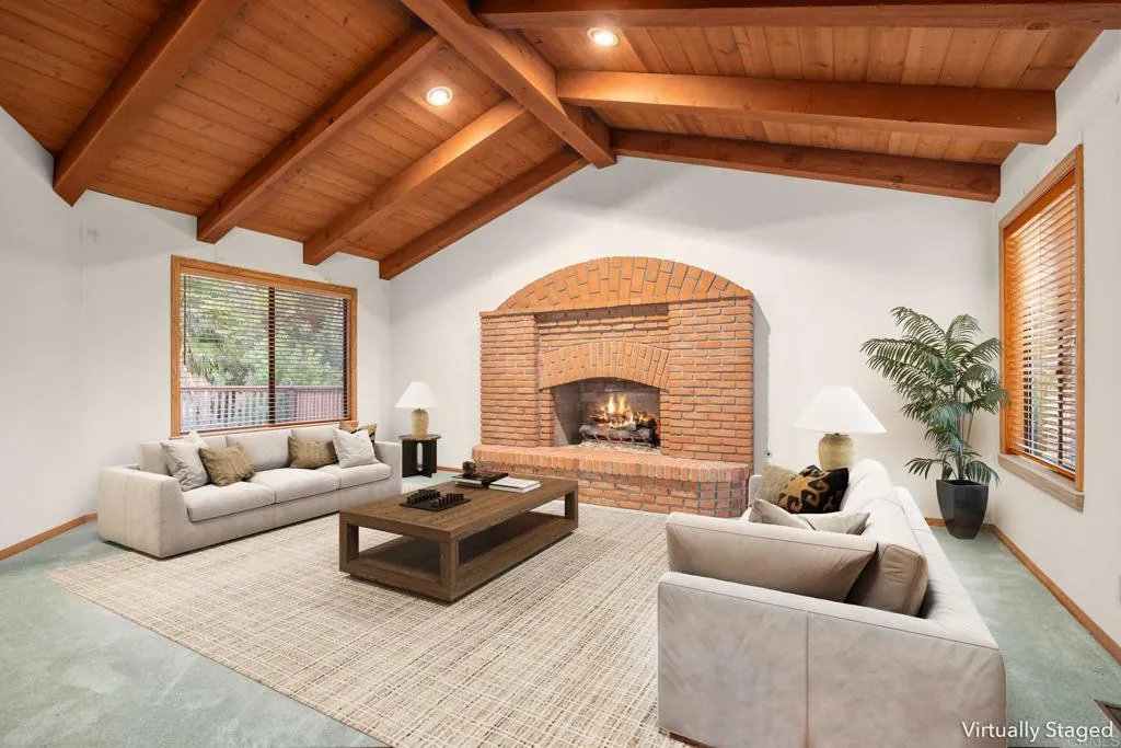 https://cdn.realtyfeed.com/cdn/127/306703873/fb33381fc6df551e1d2dd356a5938a1e.webp